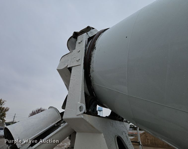 image for item EI8552 2000 Peterbilt 357 ready mix truck