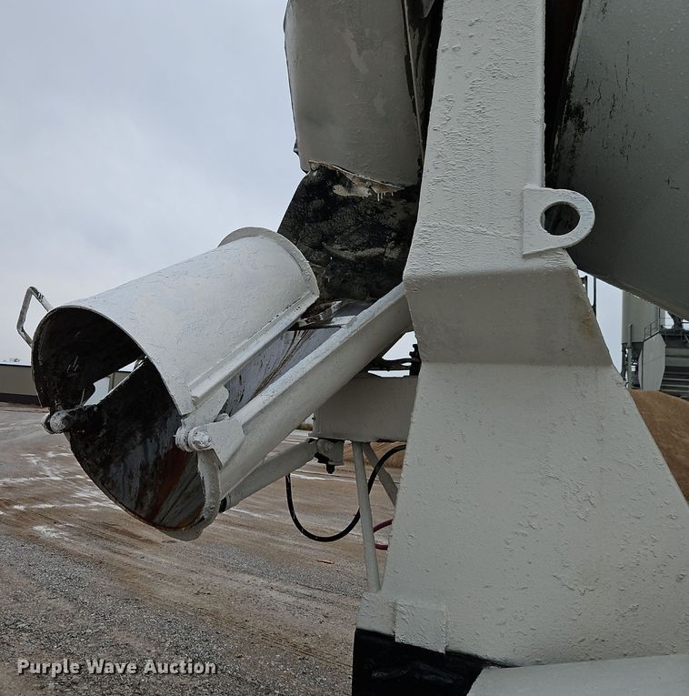 image for item EI8552 2000 Peterbilt 357 ready mix truck