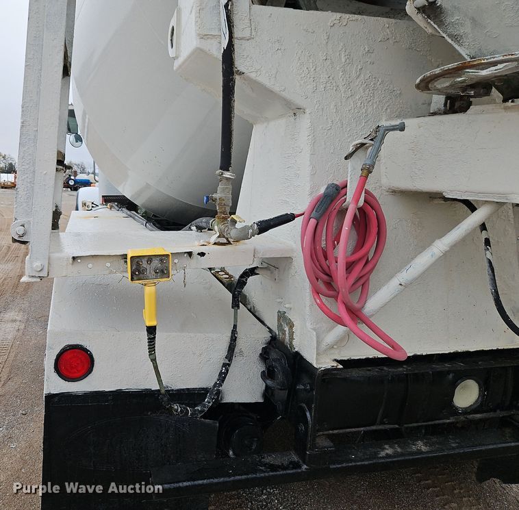 image for item EI8552 2000 Peterbilt 357 ready mix truck