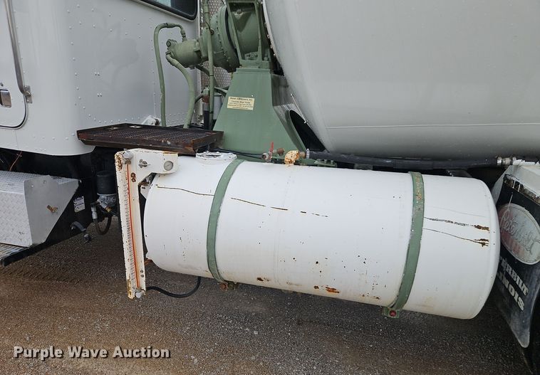 image for item EI8552 2000 Peterbilt 357 ready mix truck