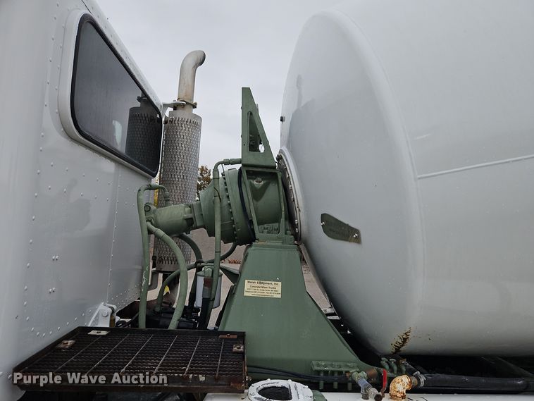 image for item EI8552 2000 Peterbilt 357 ready mix truck
