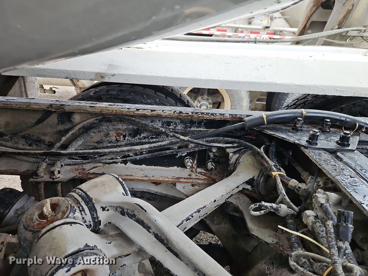 image for item EI8552 2000 Peterbilt 357 ready mix truck