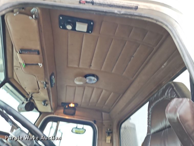 image for item EI8552 2000 Peterbilt 357 ready mix truck