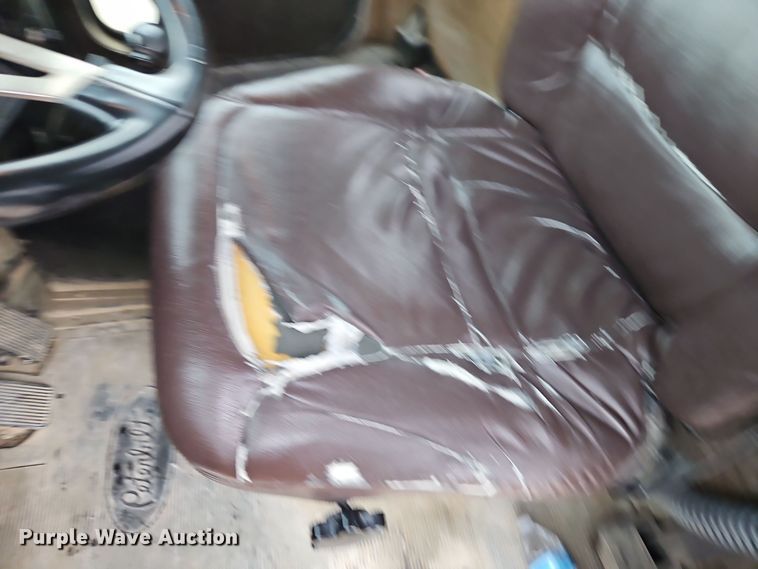 image for item EI8552 2000 Peterbilt 357 ready mix truck