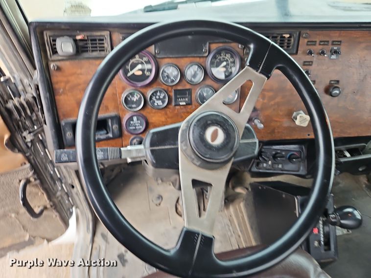 image for item EI8552 2000 Peterbilt 357 ready mix truck