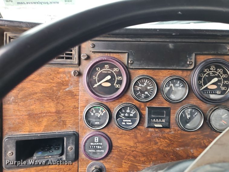 image for item EI8552 2000 Peterbilt 357 ready mix truck