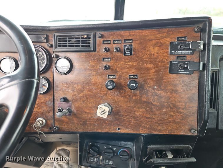 image for item EI8552 2000 Peterbilt 357 ready mix truck