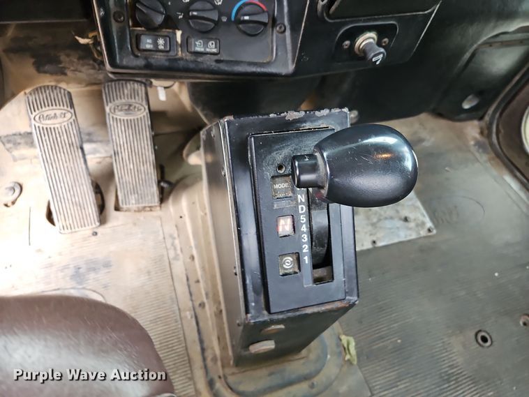 image for item EI8552 2000 Peterbilt 357 ready mix truck