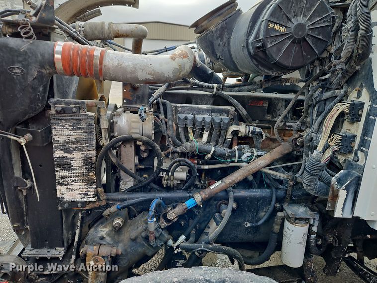 image for item EI8552 2000 Peterbilt 357 ready mix truck