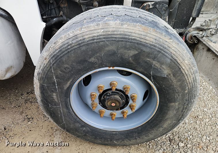 image for item EI8552 2000 Peterbilt 357 ready mix truck