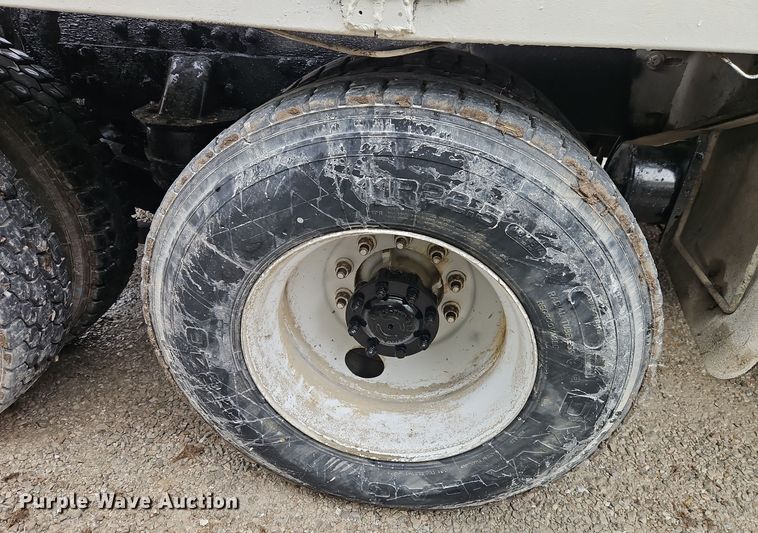 image for item EI8552 2000 Peterbilt 357 ready mix truck