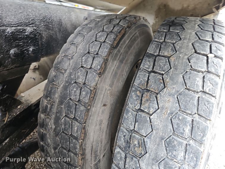 image for item EI8552 2000 Peterbilt 357 ready mix truck