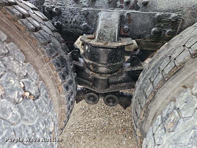 image for item EI8552 2000 Peterbilt 357 ready mix truck