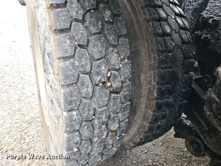 image for item EI8552 2000 Peterbilt 357 ready mix truck