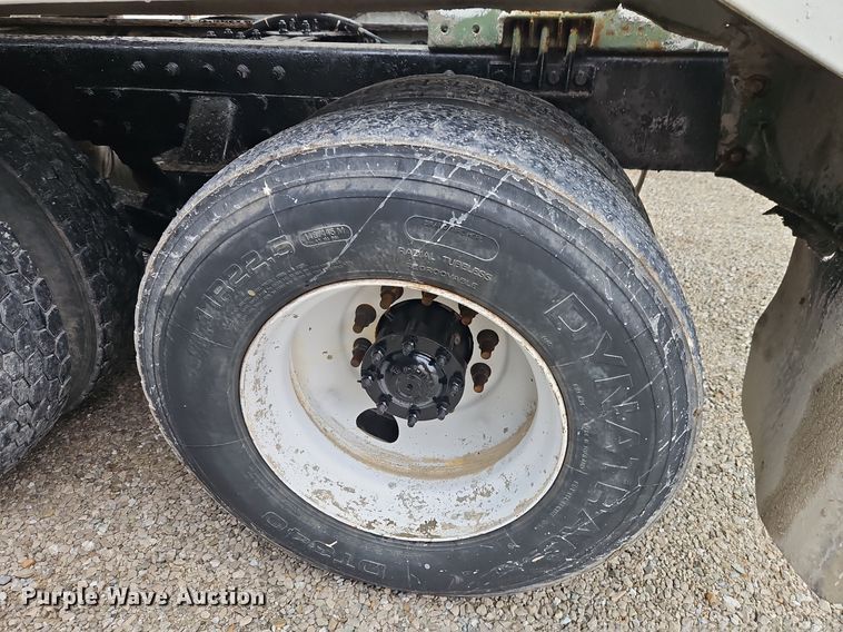 image for item EI8552 2000 Peterbilt 357 ready mix truck