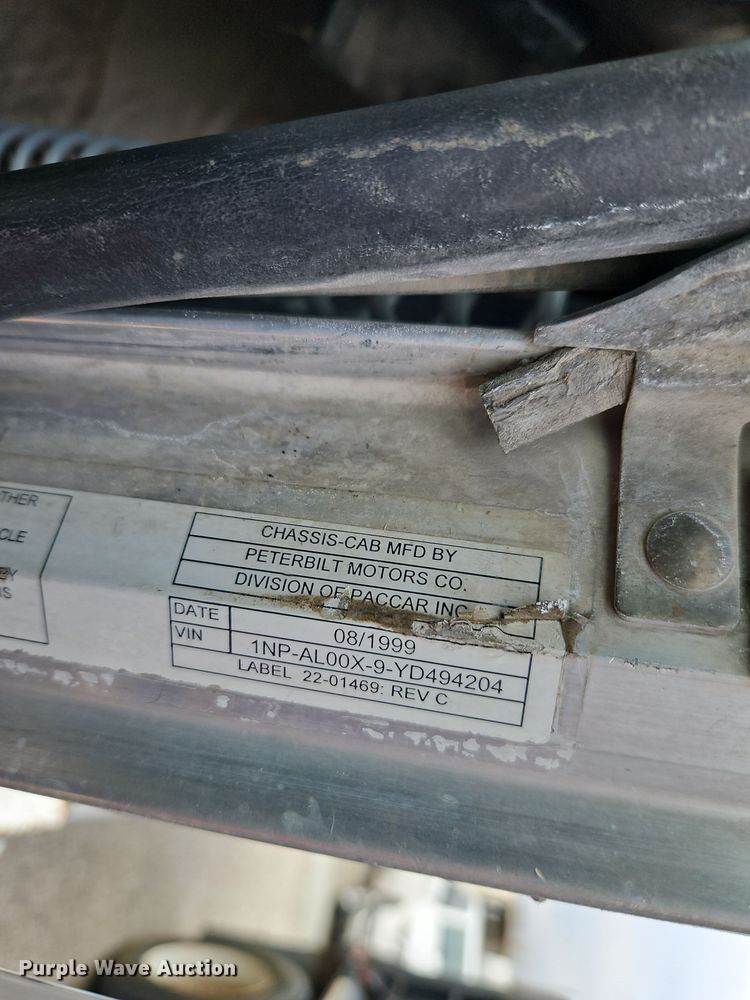 image for item EI8552 2000 Peterbilt 357 ready mix truck