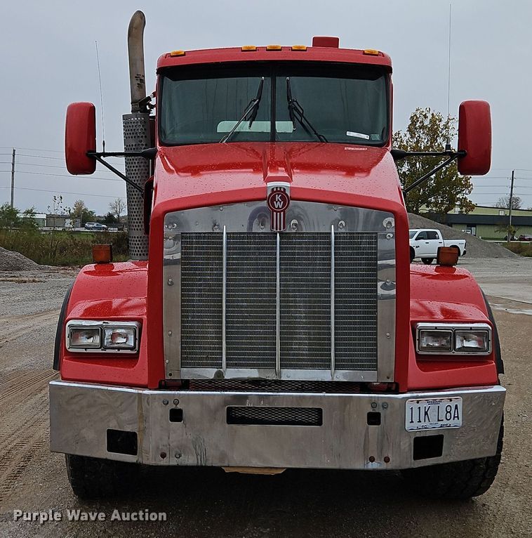 image for item EI8553 2005 Kenworth T800 ready mix truck