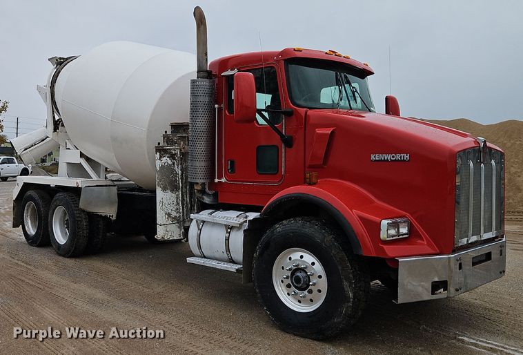 image for item EI8553 2005 Kenworth T800 ready mix truck