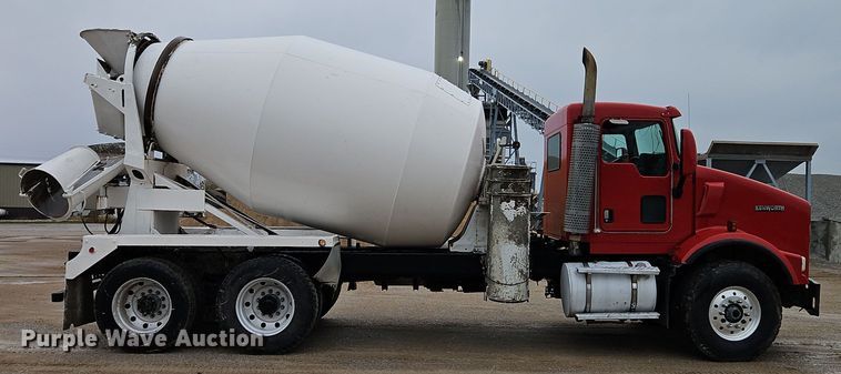 image for item EI8553 2005 Kenworth T800 ready mix truck