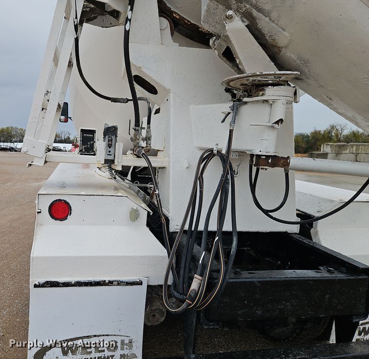 image for item EI8553 2005 Kenworth T800 ready mix truck