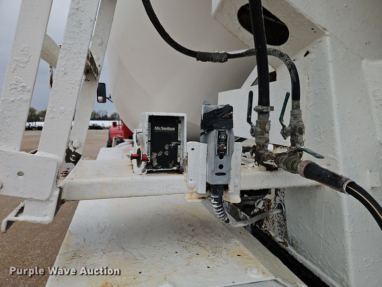 image for item EI8553 2005 Kenworth T800 ready mix truck