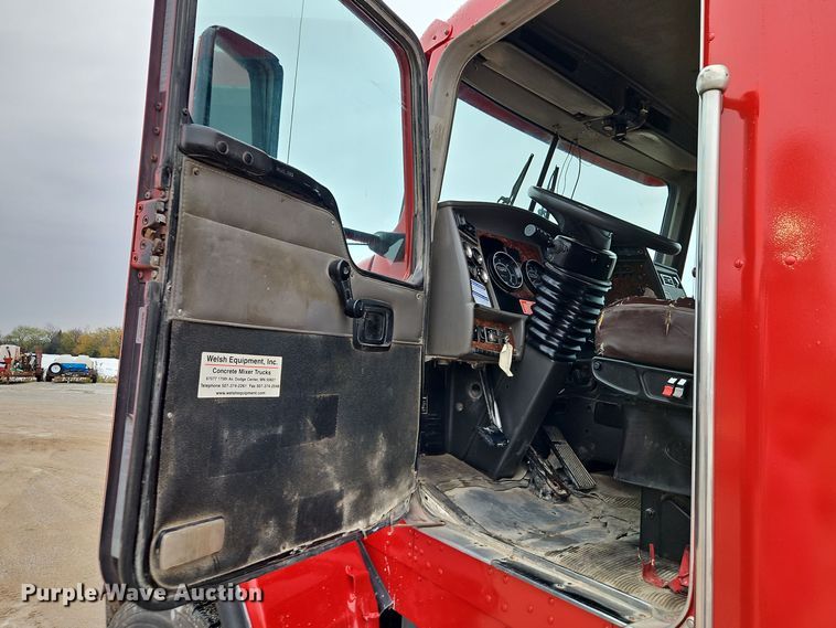 image for item EI8553 2005 Kenworth T800 ready mix truck