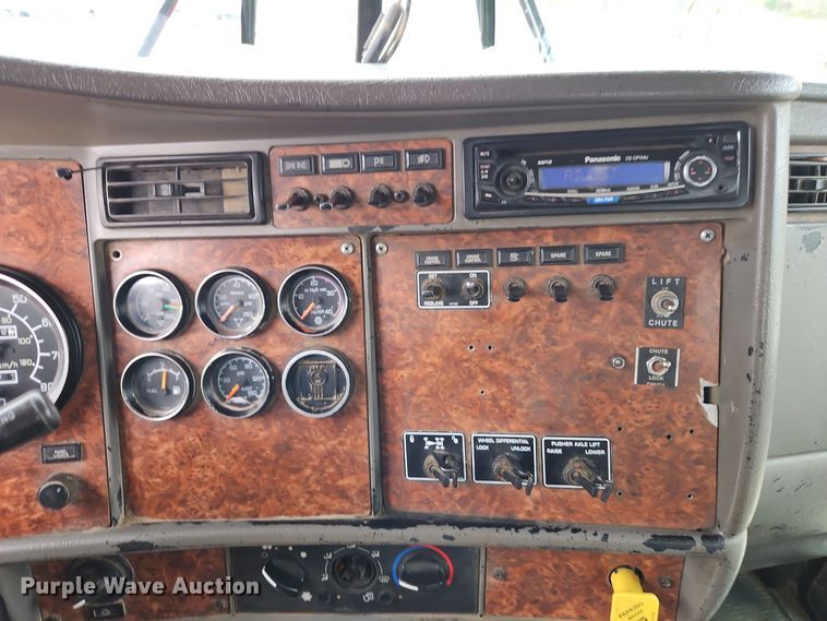 image for item EI8553 2005 Kenworth T800 ready mix truck