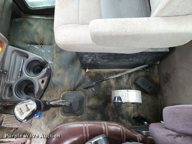 image for item EI8553 2005 Kenworth T800 ready mix truck