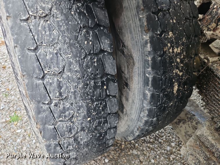 image for item EI8553 2005 Kenworth T800 ready mix truck