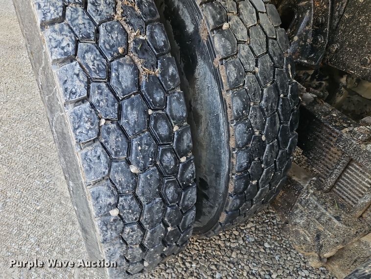 image for item EI8553 2005 Kenworth T800 ready mix truck