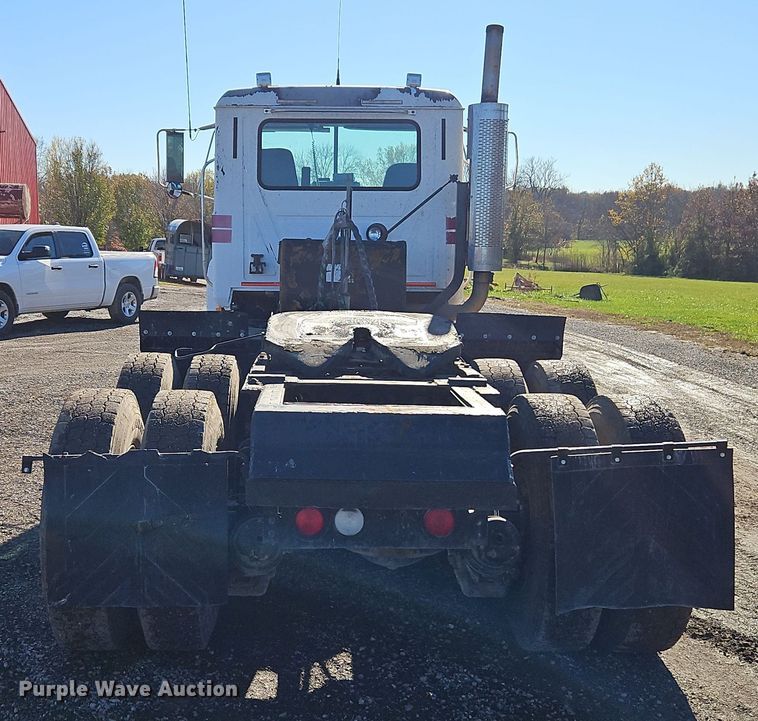 image for item EI8555 1998 Mack CH613 semi truck