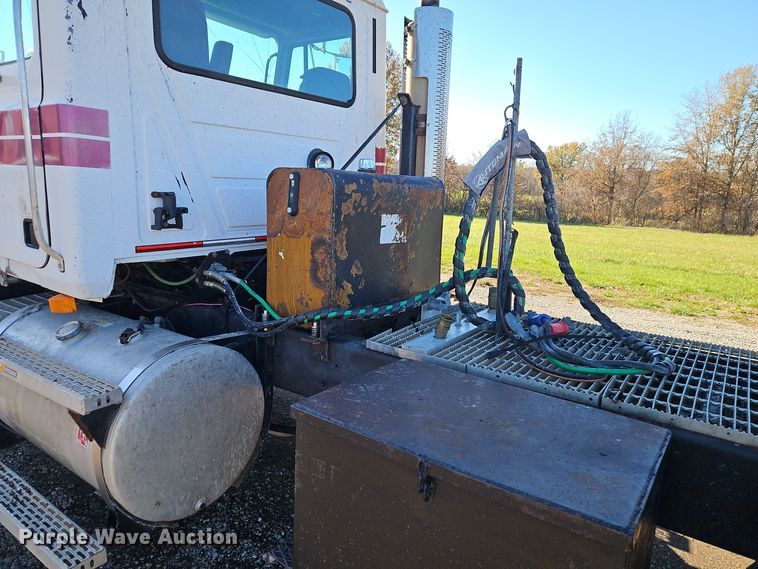 image for item EI8555 1998 Mack CH613 semi truck