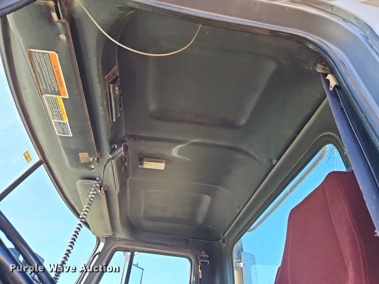 image for item EI8555 1998 Mack CH613 semi truck