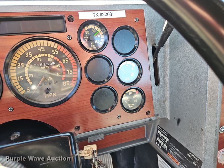 image for item EI8555 1998 Mack CH613 semi truck