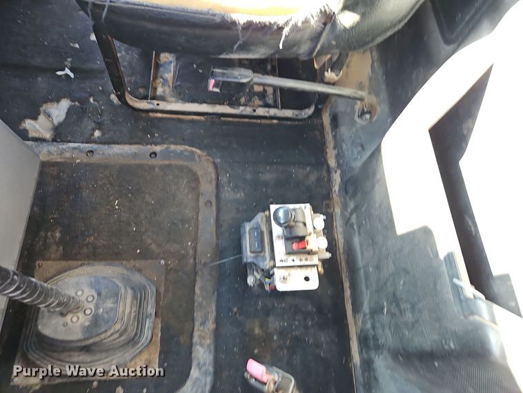 image for item EI8555 1998 Mack CH613 semi truck