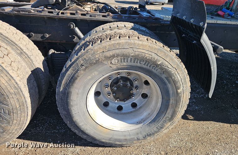 image for item EI8555 1998 Mack CH613 semi truck