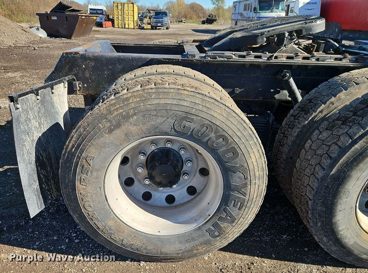 image for item EI8555 1998 Mack CH613 semi truck