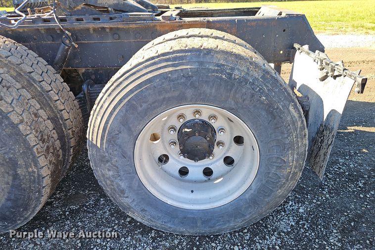 image for item EI8555 1998 Mack CH613 semi truck