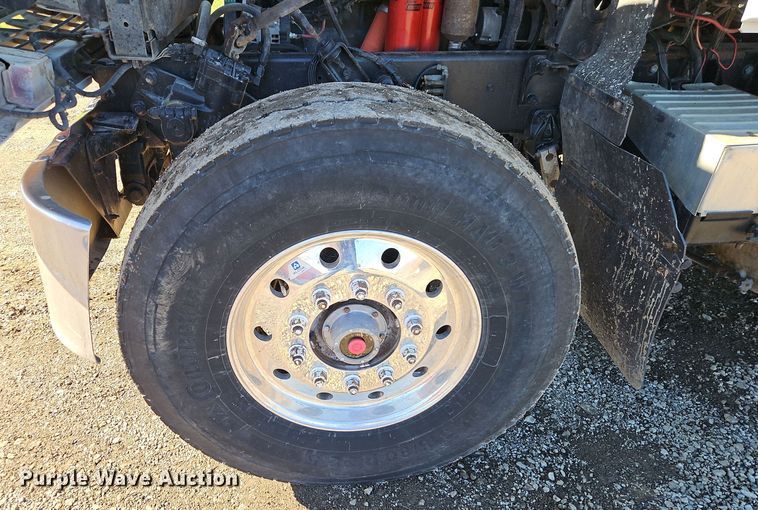 image for item EI8555 1998 Mack CH613 semi truck