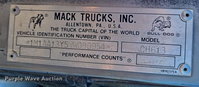 image for item EI8555 1998 Mack CH613 semi truck