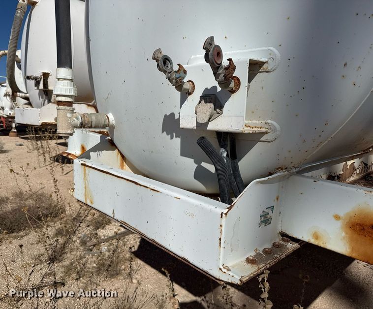 image for item EJ3198 2012 Tytal vacuum trailer