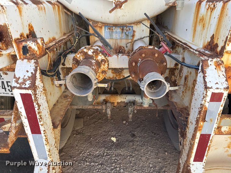 image for item EJ3198 2012 Tytal vacuum trailer