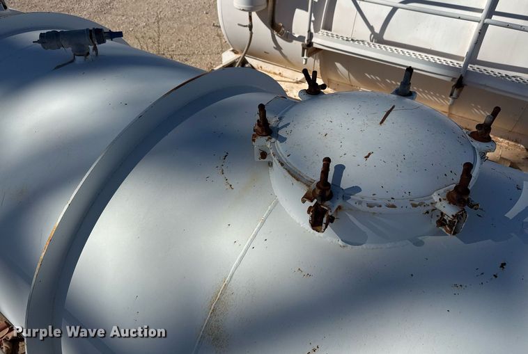 image for item EJ3198 2012 Tytal vacuum trailer