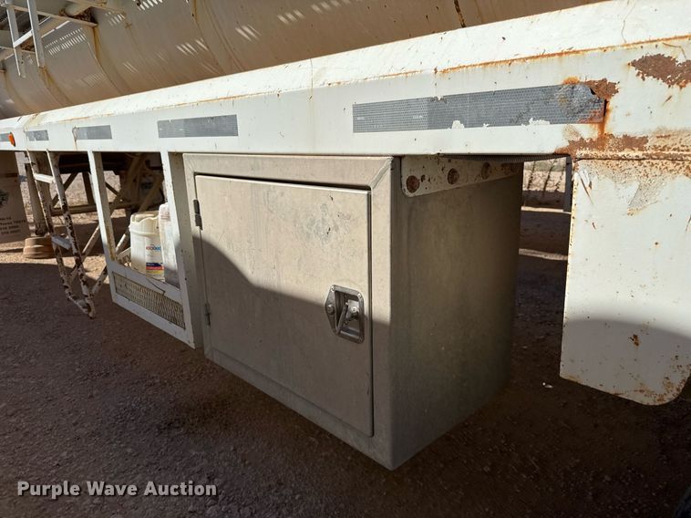 image for item EJ3198 2012 Tytal vacuum trailer