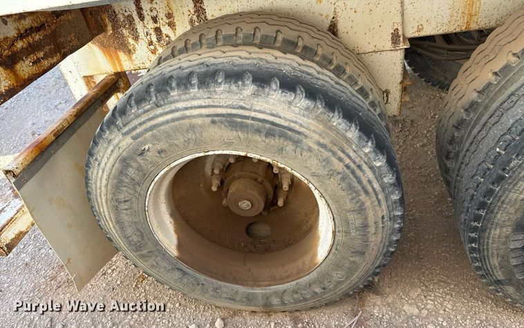 image for item EJ3198 2012 Tytal vacuum trailer