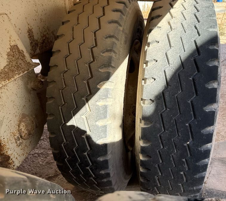 image for item EJ3198 2012 Tytal vacuum trailer