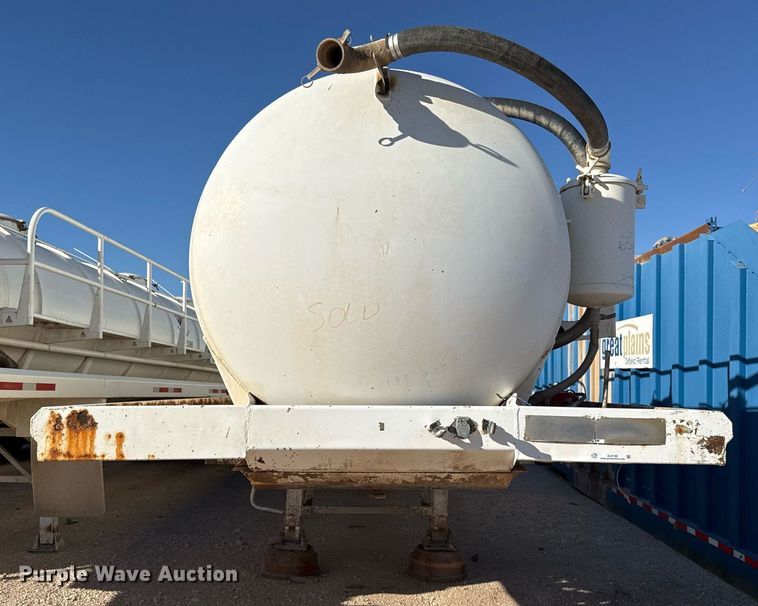 image for item EJ3199 2013 EXA vacuum trailer