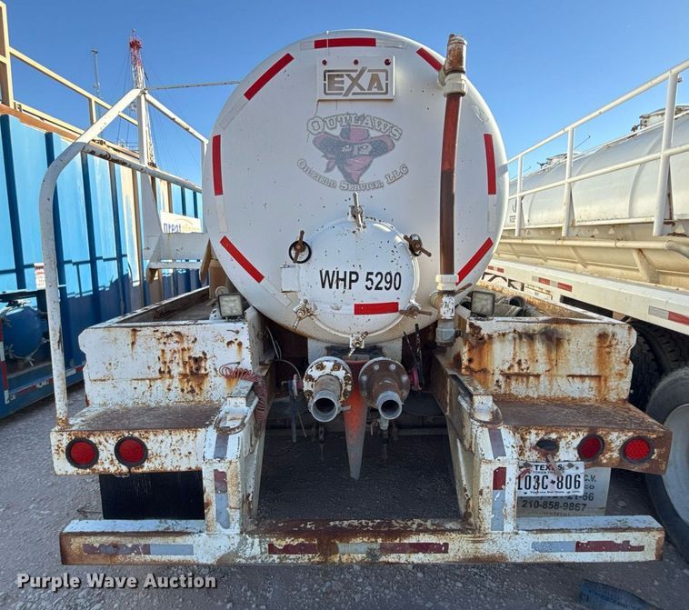 image for item EJ3199 2013 EXA vacuum trailer