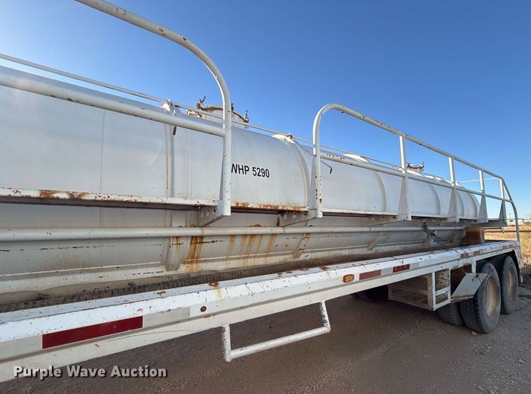image for item EJ3199 2013 EXA vacuum trailer