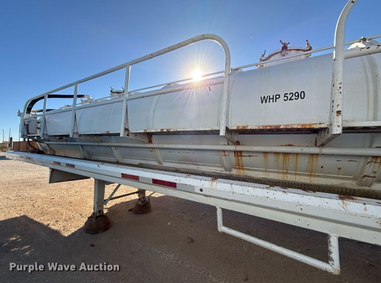 image for item EJ3199 2013 EXA vacuum trailer